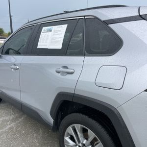 صورة 6 لـ 2024 Toyota RAV4 XLE PREMIUM