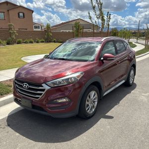 HYUNDAI TUCSON SE PLUS - 1