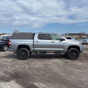 TOYOTA TUNDRA - 10