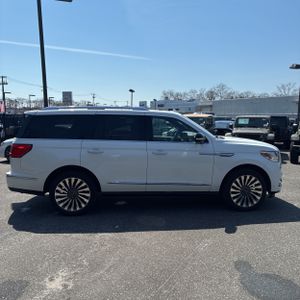 LINCOLN NAVIGATOR RESERVE - 10