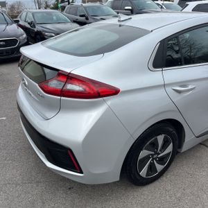 HYUNDAI IONIQ HYBRID SEL - 8