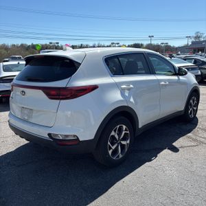 KIA SPORTAGE LX - 8