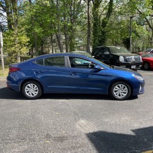 HYUNDAI ELANTRA SE - 10