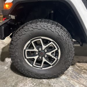 2025 JEEP GLADIATOR RUBICON — миниатюра 17