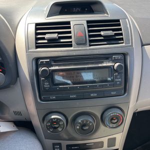 2012 Toyota COROLLA LE — миниатюра 37