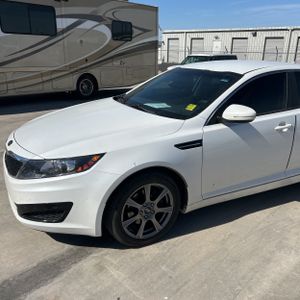 KIA OPTIMA LX - 2