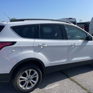 صورة 6 لـ 2018 FORD ESCAPE SE