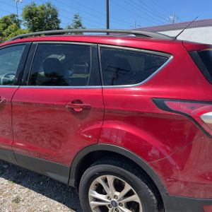 صورة 6 لـ 2017 FORD ESCAPE SE