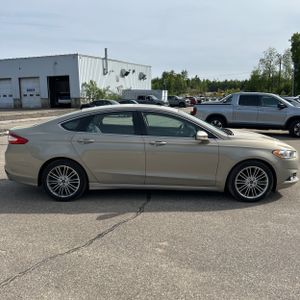FORD FUSION SE - 10