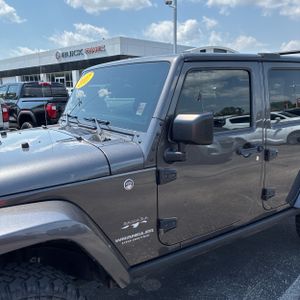 صورة 2 لـ 2017 JEEP WRANGLER UNLIMITED SAHARA