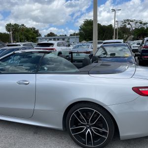 MERCEDES-BENZ E-CLASS - 6