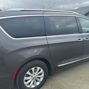 CHRYSLER PACIFICA TOURING L - 9