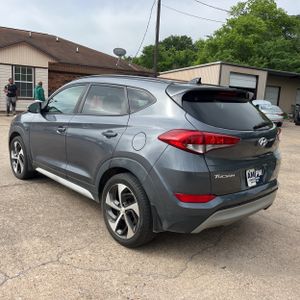 HYUNDAI TUCSON - 5