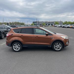 FORD ESCAPE SE - 10