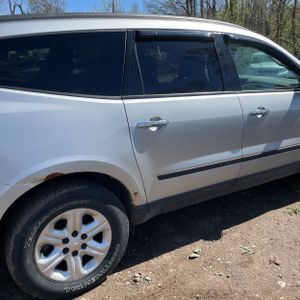 CHEVROLET TRAVERSE LS - 7