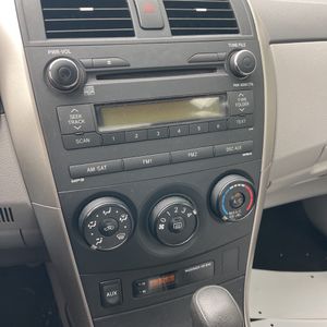2010 Toyota COROLLA LE — миниатюра 34