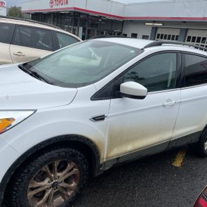 FORD ESCAPE SE - 2