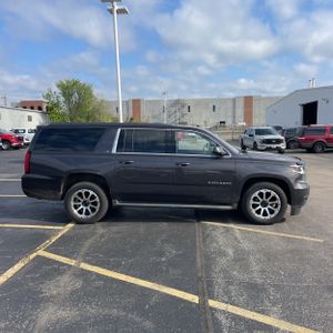 CHEVROLET SUBURBAN LT - 10