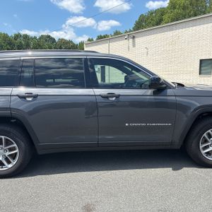 2025 JEEP GRAND CHEROKEE L LAREDO X — миниатюра 11