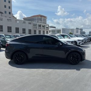 صورة 10 لـ 2024 Tesla MODEL Y LONG RANGE