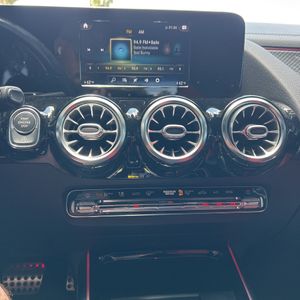 2021 Mercedes-BENZ GLA thumbnail 38