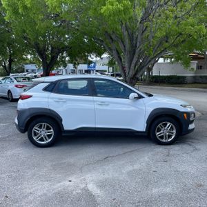 HYUNDAI KONA SE - 10