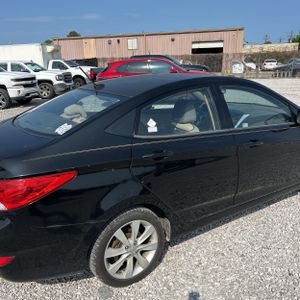 HYUNDAI ACCENT - 9