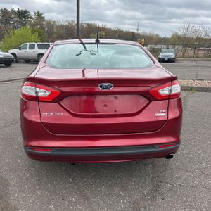 FORD FUSION SE - 7