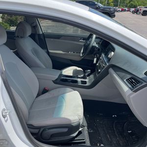 صورة مصغرة 32 لـ 2016 Hyundai SONATA SE