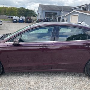 FORD FUSION SE - 4