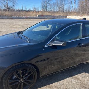 CHEVROLET MALIBU 1LT - 2