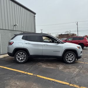 JEEP COMPASS LIMITED 4X4 - 10