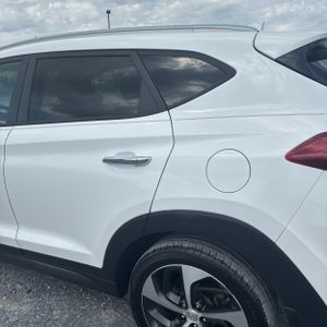 HYUNDAI TUCSON LIMITED - 6