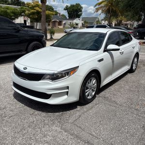 KIA OPTIMA LX - 1
