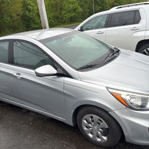 HYUNDAI ACCENT SE - 9