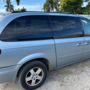 DODGE GRAND CARAVAN SXT - 9