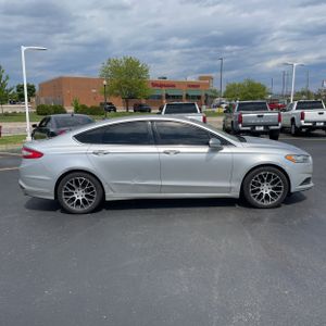 FORD FUSION SE - 10