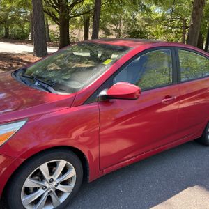 HYUNDAI ACCENT GLS - 2