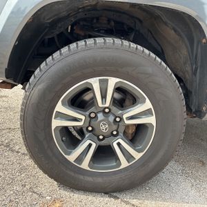 صورة 15 لـ 2017 Toyota TACOMA TRD SPORT