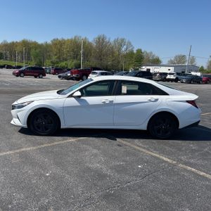 HYUNDAI ELANTRA SEL - 3