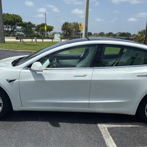 صورة 4 لـ 2020 Tesla MODEL 3 LONG RANGE