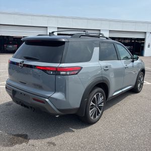2026 Nissan PATHFINDER PLATINUM — фото 8