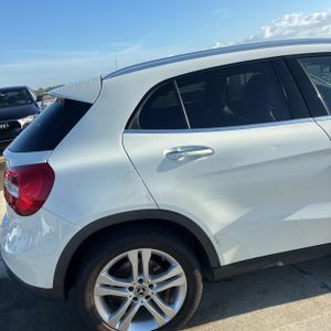 MERCEDES-BENZ GLA - 9