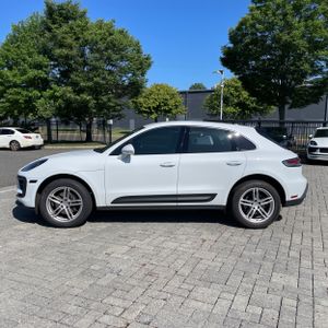2022 Porsche MACAN BASE — фото 3