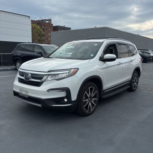 HONDA PILOT TOURING W/REAR CAPTAIN'S CHAIRS - 1