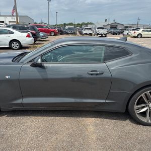 2017 Chevrolet CAMARO LT — фото 4