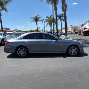 MERCEDES-BENZ E-CLASS - 10