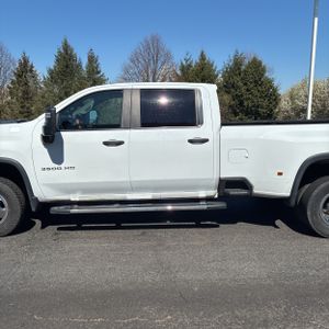 CHEVROLET SILVERADO - 4