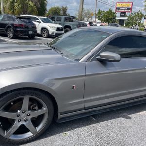 FORD MUSTANG V6 PREMIUM - 2