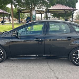 FORD FOCUS SE - 4